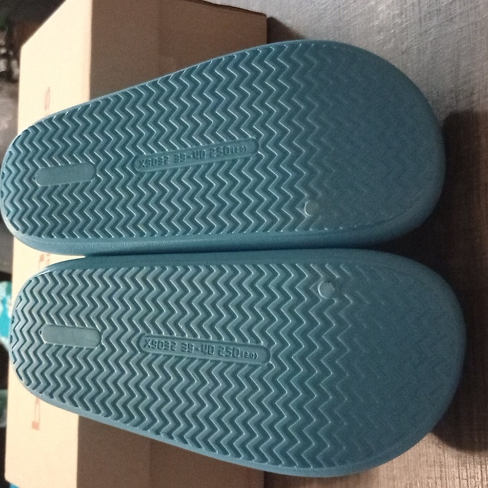J/Slides Squish Beach Slides EVA Platform Sandals - Picture 3 of 4